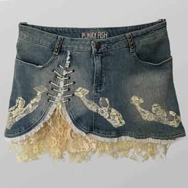 חצאית מיני ג׳ינס בשילוב תחרה בד לייקרה מידה L Funky Fish