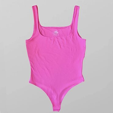 עם טיקט! בגד גוף לייקרה ורוד בזוקה מחשוף מרובע מידה M