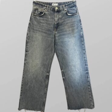 ZARA ג׳ינס ארוך כחול גזרה ישרה וגבוהה עם סיומת גזורה מידה 40
