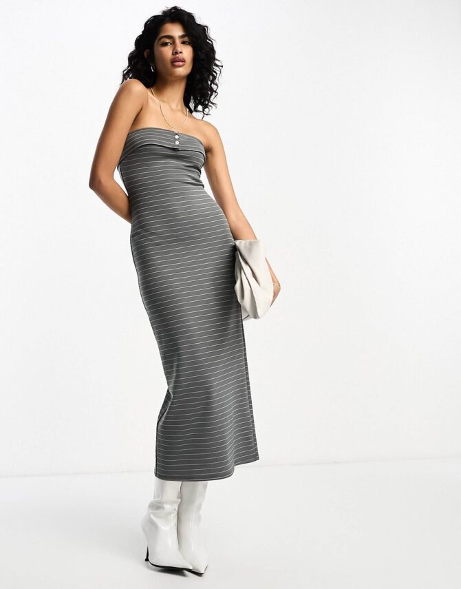 ⁦ASOS עם טיקט שמלת מקסי סטרפלס אפורה בהדפס פסים⁩ – תמונה ⁦3⁩