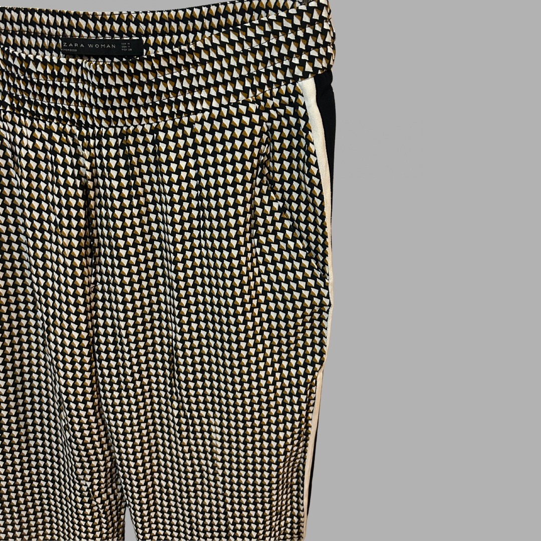 ZARA מידה 38 מכנסיים נשפכים הדפס גיאומטרי חום, שחור ולבן גזרה ישרה גומי במותן ופסים בצדדים. מצב חדש! – תמונה 3