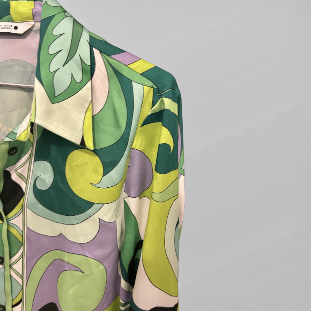 ZARA חולצת סאטן ירוקה מודפסת אוברסייז מידה 26 – תמונה 2