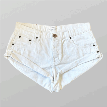 מכנסי ג׳ינס קצרים לבנים One tea spoon מידה 29