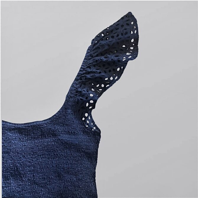 ⁦H&M גופיית כיווצים כחולה עם מלמלות מידה M⁩ – תמונה ⁦2⁩