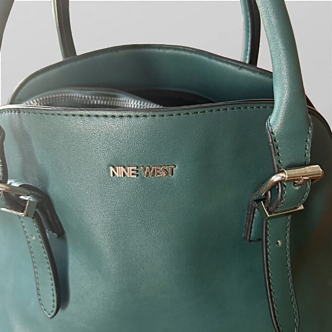 ⁦Nine West תיק יד/ כתף דמוי ירוק⁩ – תמונה ⁦3⁩