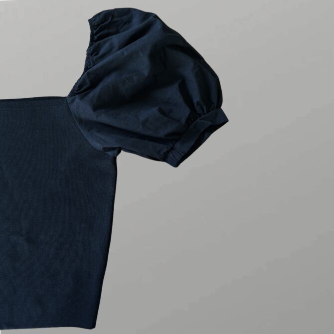 ⁦ZARA חולצת לייקרה סטרפלס שחורה עם שרוולים תפוחים מידה S⁩ – תמונה ⁦2⁩
