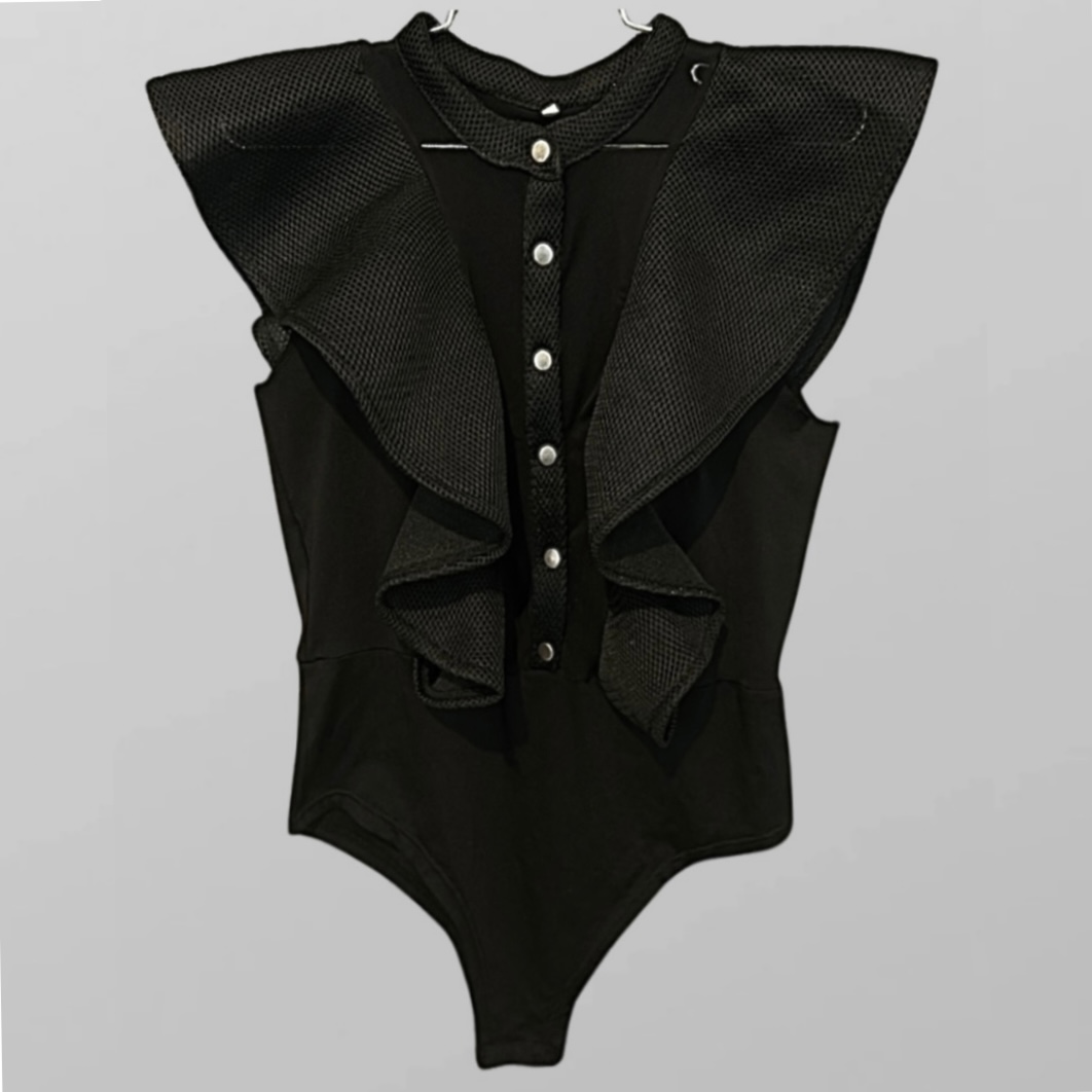 בגד גוף ערב שחור מלמלות דרמטיות ושיפון  שקוף במחשוף עם סגירת טיקטקים מידה L