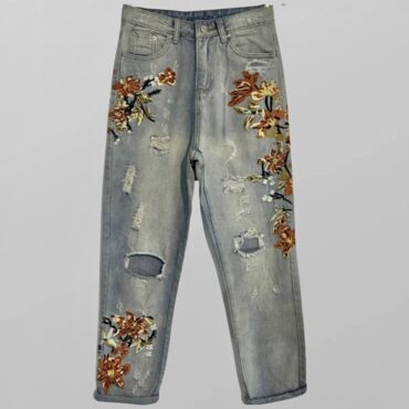ג׳ינס MOM רקום עם פרחים וקרעים בגזרה גבוהה | מידה S