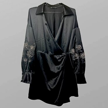 ZARA שמלת ערב מיני שחורה סאטן מעטפת עם רקמה בשרוולים מידה L של