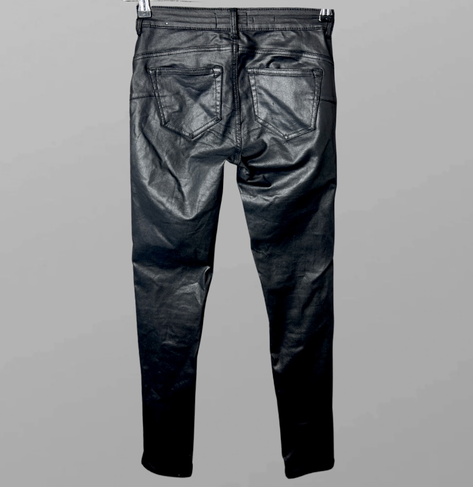 Mango מכנסי סקיני דמוי עור שחורים לייקרה גזרה גבוהה מידה 34 – תמונה 3