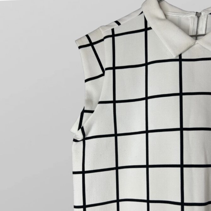 ⁦ZARA שמלה לבנה אלגנטית משובצת גזרה ישרה צווארון מחויט מידה L⁩ – תמונה ⁦2⁩