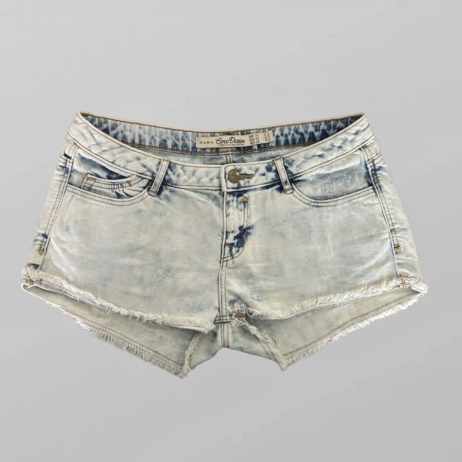 ZARA מכנסי גינס קצרים גזרה נמוכה בשטיפה בהירה מידה 24