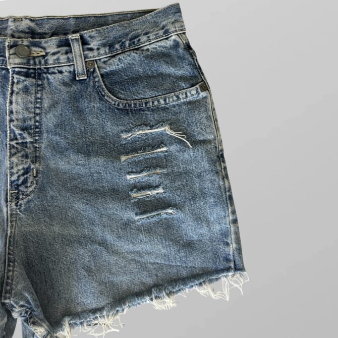 ⁦NYJeans מכנסי ג׳ינס קצרים גזרה גבוהה מידה 40⁩ – תמונה ⁦2⁩