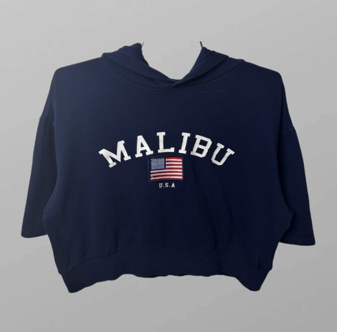 H&M טופ קרופ כחול פוטר עם כיתוב Malibu מידה S