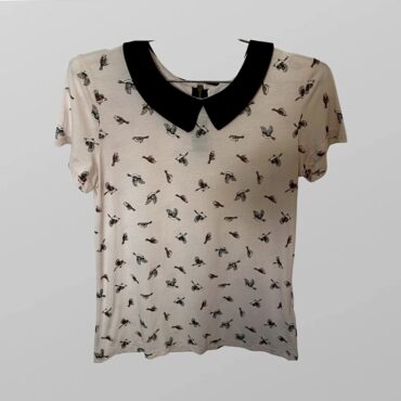 טיקט! Bershka טישרט מודפסת עם צווארון מידה M