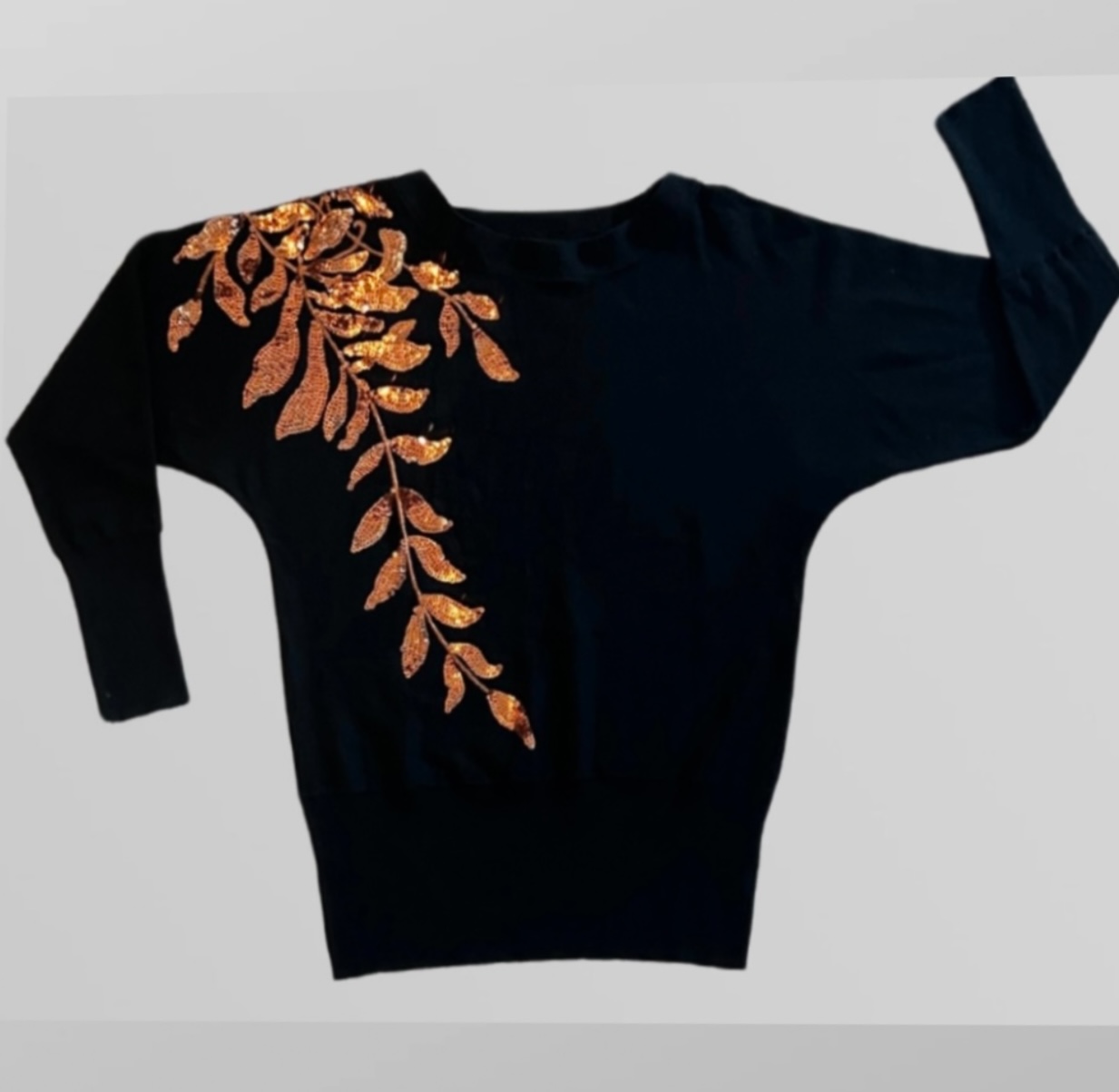 חדש! סריג בסגנון ״רטרו״ מעוטר פרחים מפאייטים – תמונה 4