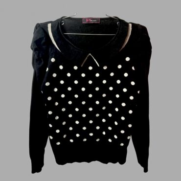 Vintage! מידה M סריג שחור נקודות צווארון בובתי ומעט שרוולים תפוחים תערובת כותנה