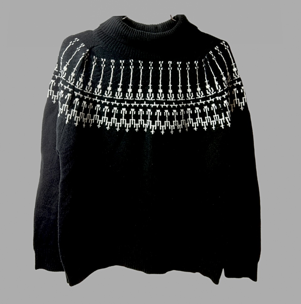 סריג שחור גולף אוברסייז מחמם עם עיטורים לבנים מידה S