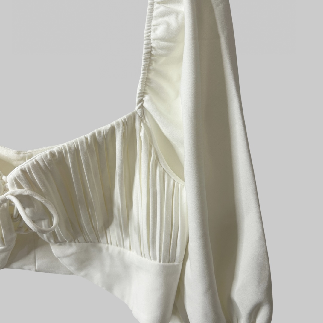 Fame חולצת קרופ לבנה אלגנטית עם שרוכים ושרוולים תפוחים מידה L – תמונה 2