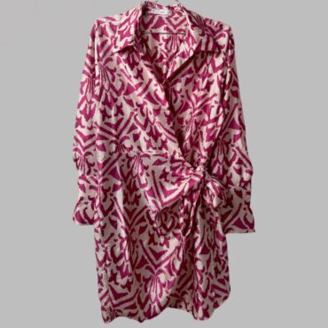 Mango מידה XL שמלת סאטן מעטפת עם קשירה בצד בהדפס ורוד לבן