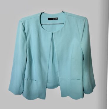 חדש! מידה 40 בלייזר טורקיז תכלת קצר סיומת גלים פתוח