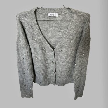 CASTRO מידה 40 קרדיגן אפור סריג עם אבנים דמוי יהלומים כפתורים ומחשוף וי