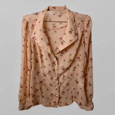 Colleectif חולצת שיפון ורודה בהדפס דובדבנים מידה M