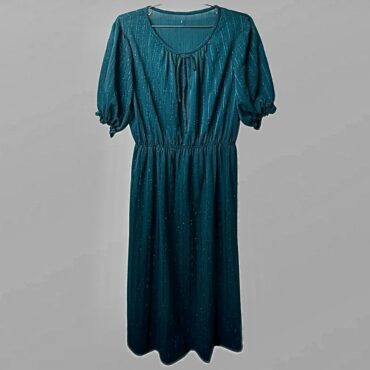 וינטג׳! שמלת מידי טורקיז אלגנטית נשפכת עם חוטי זהב מנצנצת. מידה M