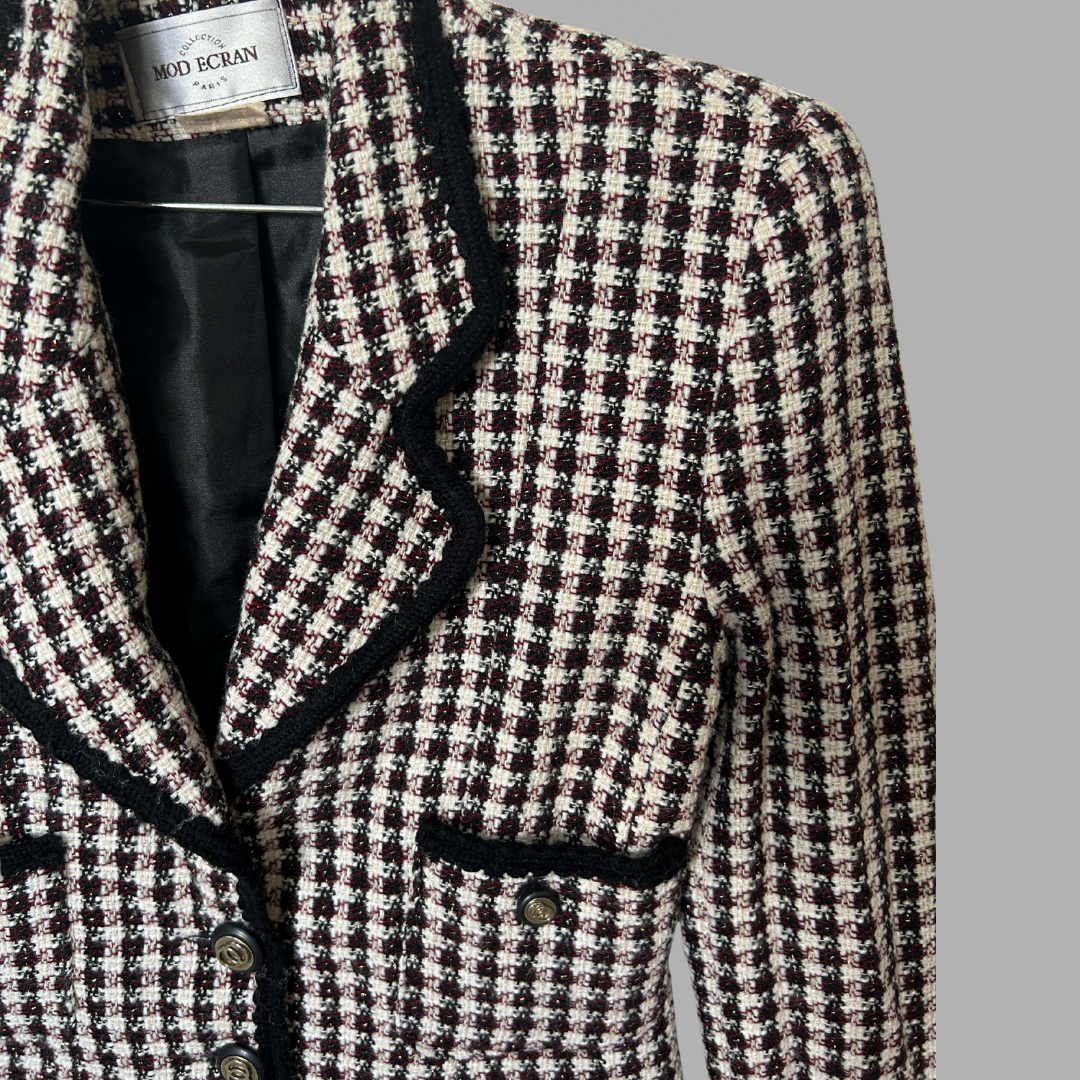 חליפת וינטג׳ מידה XS בלייזר+ חצאית בהדפס פפיטה שחור לבן עם חוטי זהב ובורדו עדינים בעיטור כפתורי זהב מיוחדים – תמונה 6