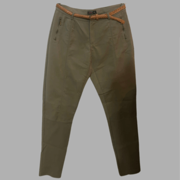 CASTRO מכנסי סקיני מידה 40 ירוק חאקי עם חגורה לייקרה בגזרת אמצע מצב חדש