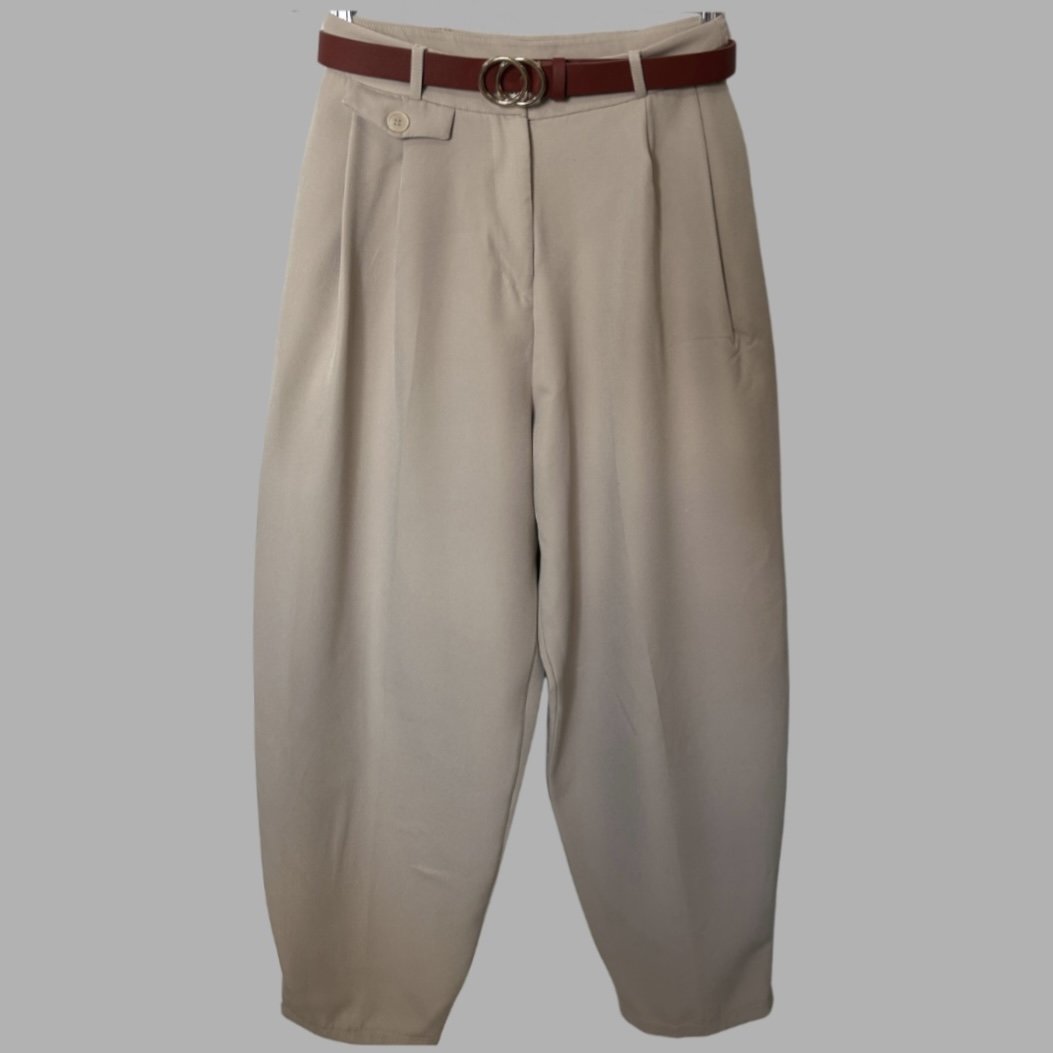 Yucca מידה M מכנסיים מחויטים בצבע ניוד גזרה גבוהה סגנון בלון, בשילוב חגורה