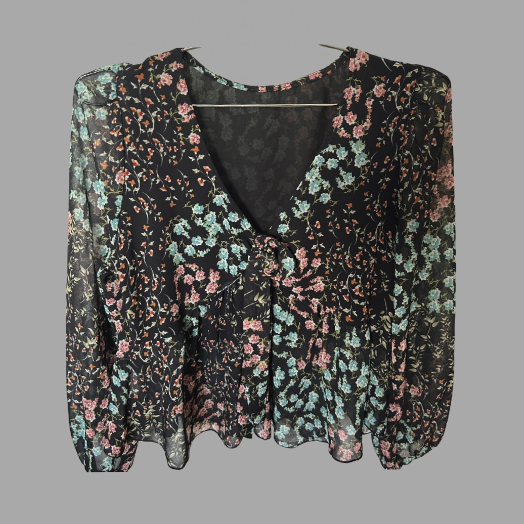 מידה S חולצת שיפון פרחונית נשפכת מחשוף וי גזרת פפלום מצב כמו חדש