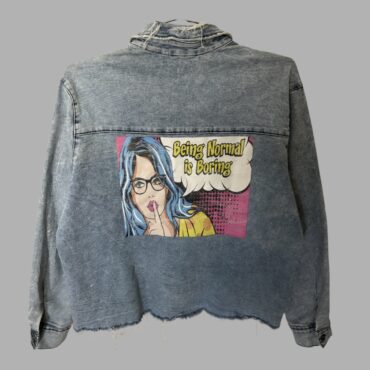 חולצת ג׳קט אוברסייז (לא ארוכה) עם הדפס בגב מידה תתאים עד XL תלוי אוברסייז הרצוי, מצב מצויין