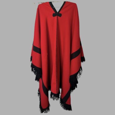 פונצ׳ו אדום מקורי אותנטי מארגנטינה עם פרנזים