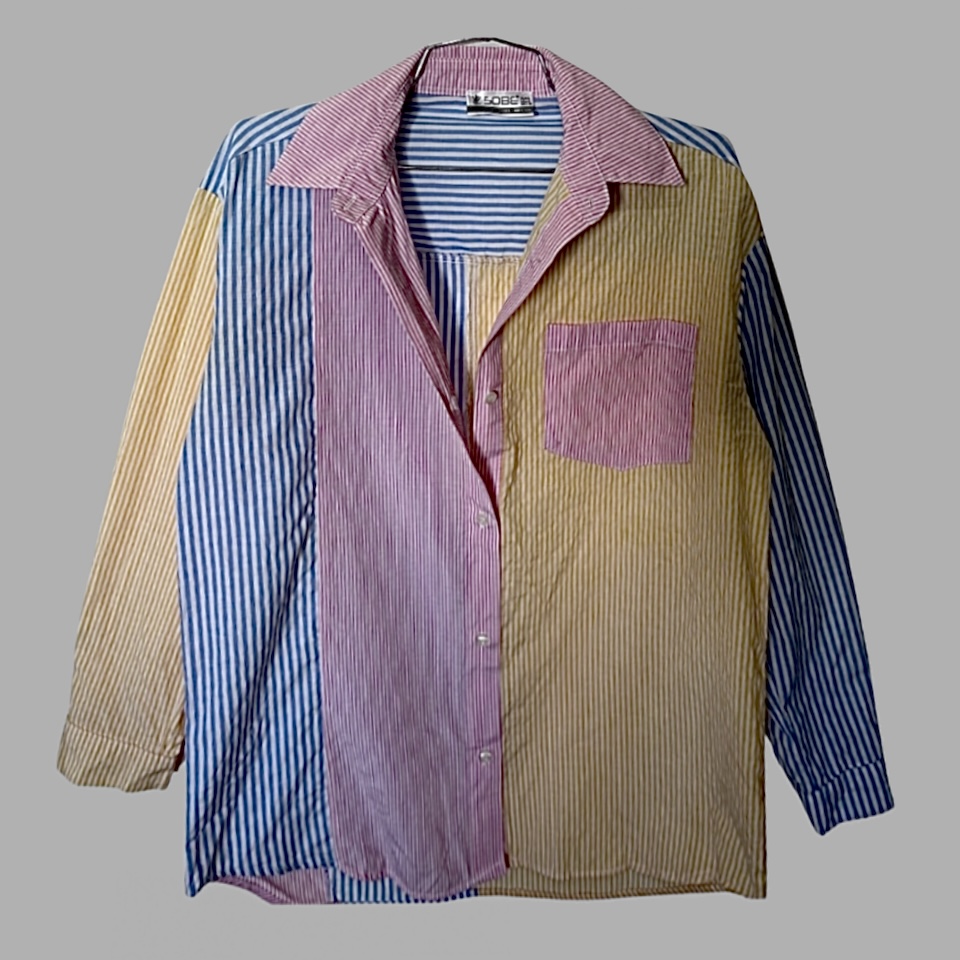 SOBE חולצת פסים מכופתרת מידה S חולצת אוברסייז בשילוב צבעים ורוד, צהוב וכחול,