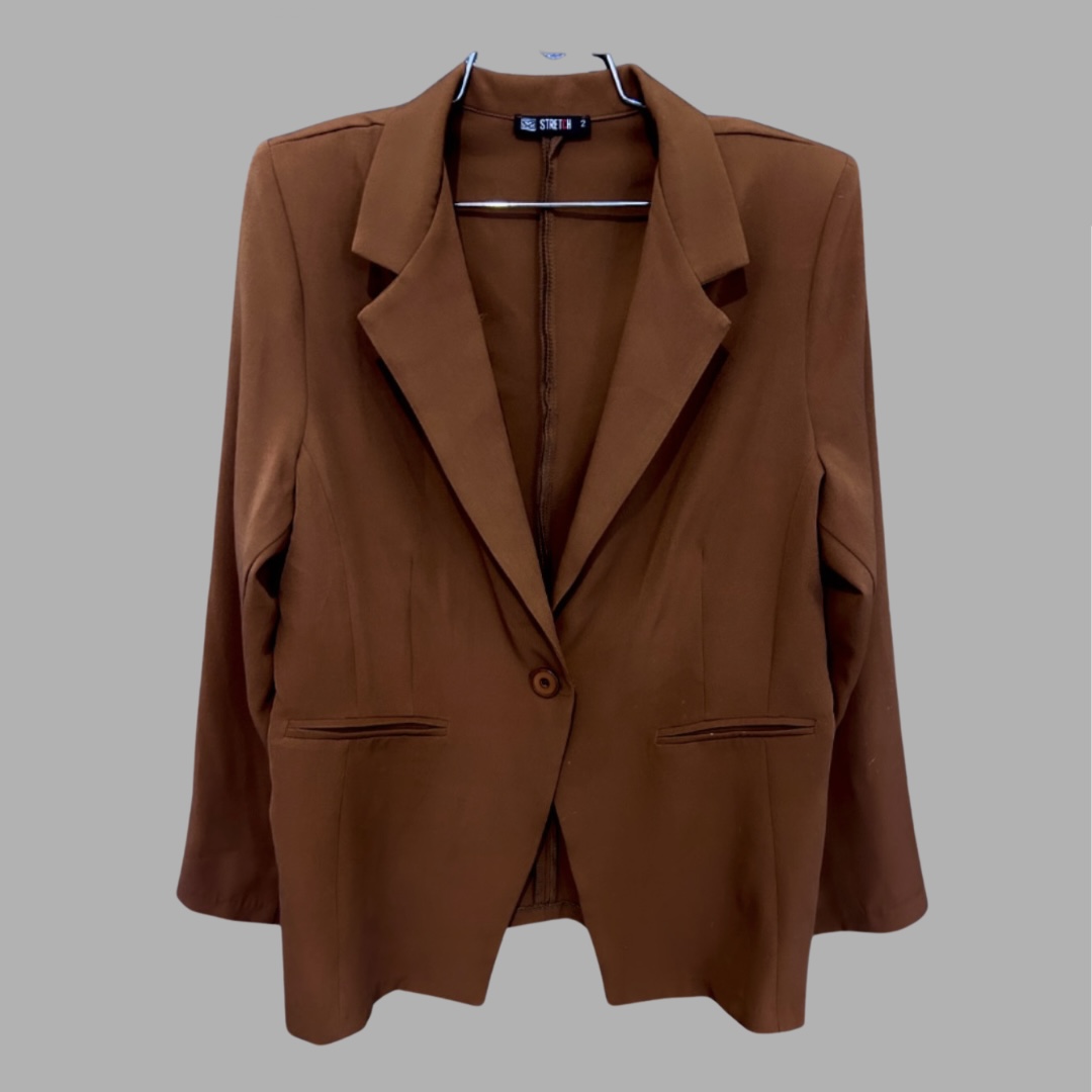 STRECH בלייזר חום מחויט מידה M קליל ונעים ודק