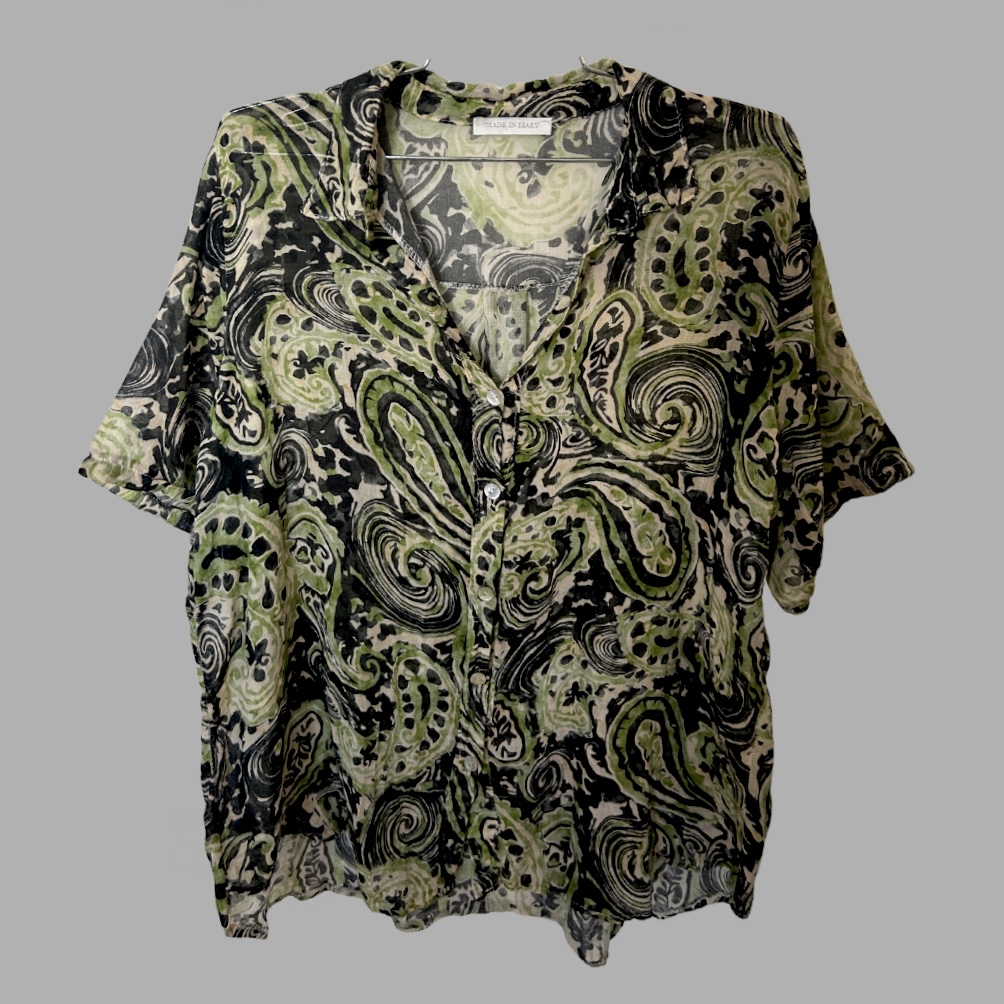 New Collection מידה L חולצה מכופתרת אוברסייז ירוקה מודפסת, דקיקההונשפחת