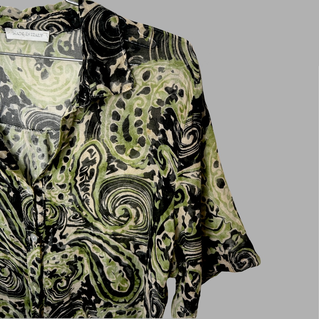 New Collection מידה L חולצה מכופתרת אוברסייז ירוקה מודפסת, דקיקההונשפחת – תמונה 2
