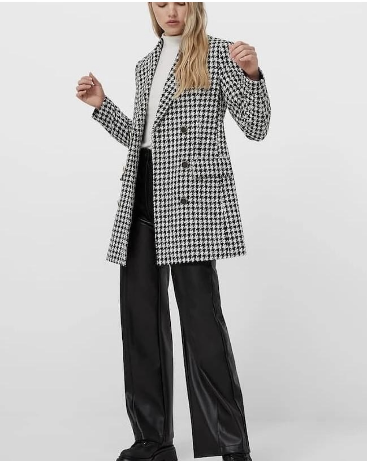 עם טיקט! Stradivarius מעיל ג׳קט טוויד פפיטה L מתערובת כותנה בטקסטורה, שחור לבן 6 כפתורים בטנה נעימה – תמונה 3