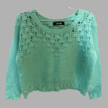 סריג טורקיז מידה M עם חירורים וסיומת גלים