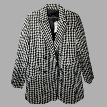 עם טיקט! Stradivarius מעיל ג׳קט טוויד  פפיטה L מתערובת כותנה בטקסטורה, שחור לבן 6 כפתורים בטנה נעימה