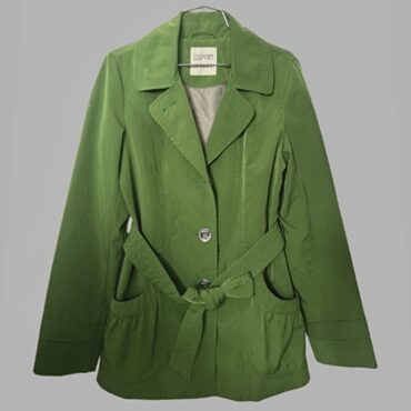 ESPRIT ג׳קט טרנץ׳ קצר ירוק מידה S כפתורי כסף וכוסים מעוטרים בשילוב חגורה בד דמוי ניילון איכותי וגמיש מצב חדש