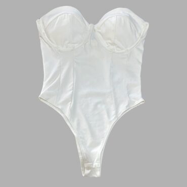 חדש עם טיקט! מידה S סטרפלס בגד גוף לבן לייקרה בסגנון מחוך