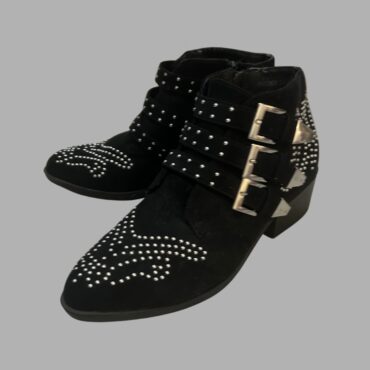 PRIMARK מגפון דמוי זאמש ניטים שחור מידה 39 עקב בינוני, סגירת רוכסן, מצב חדש!