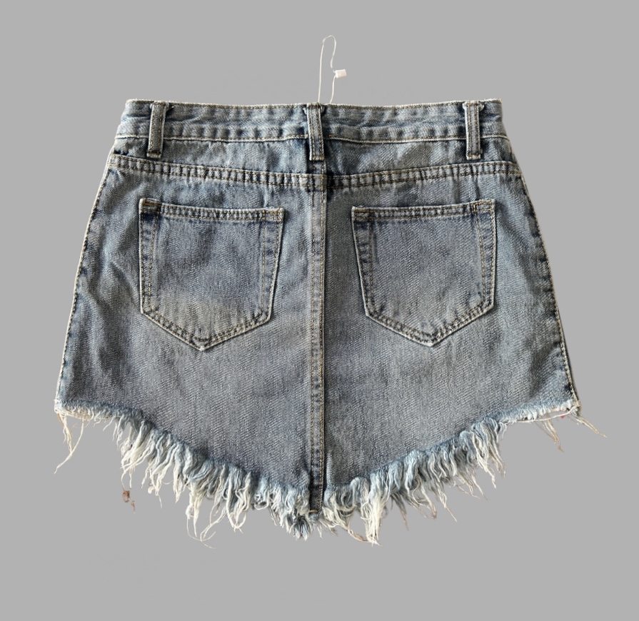 LaLoca עם טיקט! מידה S חצאית ג׳ינס סיומת פרומה בצורת משולש ופסים בצדדים – תמונה 3