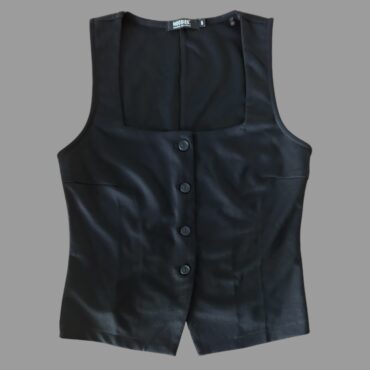 חולצת וסט שחורה מידה S מפתח מרובע עם כפתורים של הודיס, מצב חדש!