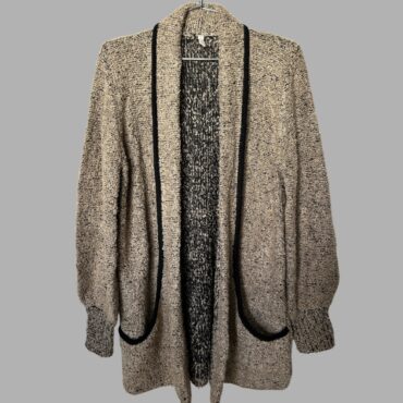 עליונית קרדיגן סריג חום מוקה ״מלוכלך״ עם שחור פתוח עם שרוולים מעט תפוחים. מצב טוב