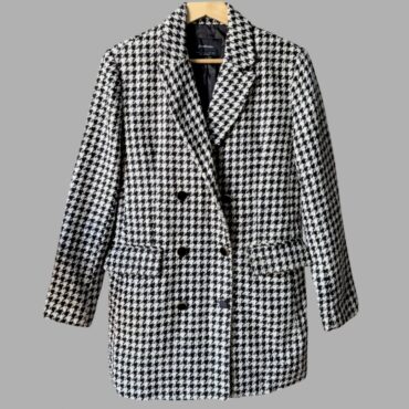 עם טיקט! Stradivarius מעיל ג׳קט טוויד  פפיטה L מתערובת כותנה בטקסטורה, שחור לבן 6 כפתורים בטנה נעימה