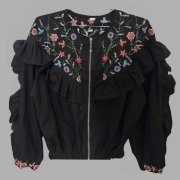 ZOYA ג׳קט בומבר שחור רקמת פרחים מלמלות מידה L מצב חדש!