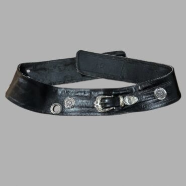 וינטג׳! חגורת 100% עור שחורה עבה בעיטור אבזמים וניטים עם סגירת סקוץ׳